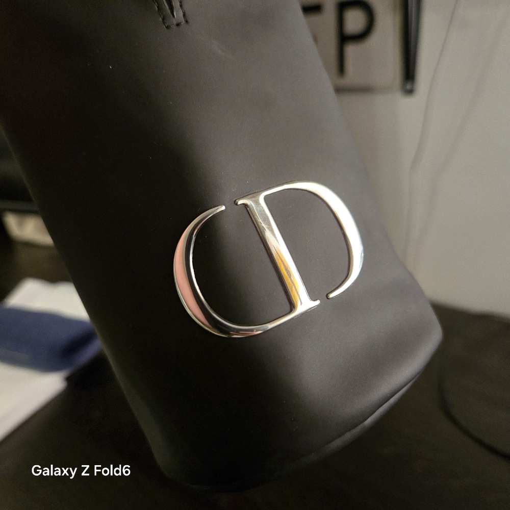 DIOR BEAUTY DRAWSTRING MAKEUP BAG - Picture 5 of 5